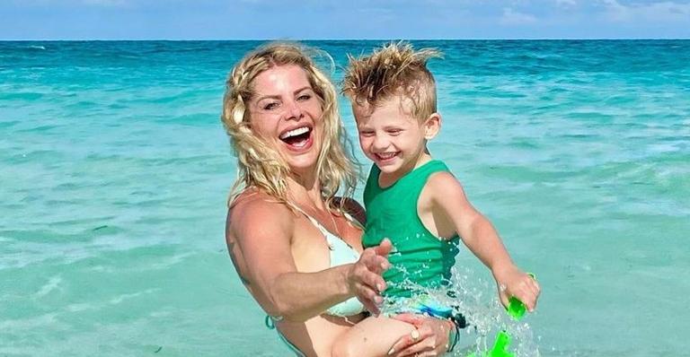 Viajando para Cancún, Karina Bacchi publica fotos inéditas ao lado de Enrico