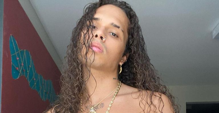Vitão compartilha vídeo fazendo coreografia de ”Pensa” e web elogia: ”Arrasou demais”