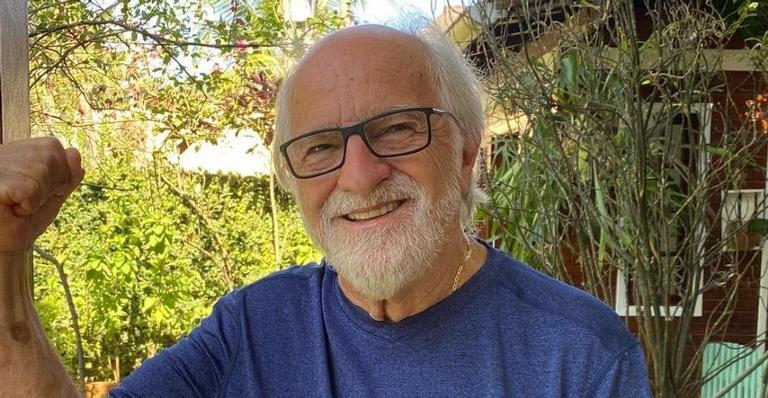 Ary Fontoura toma a segunda dose da vacina e dispara: ”Quero abraçar todos vocês em breve”