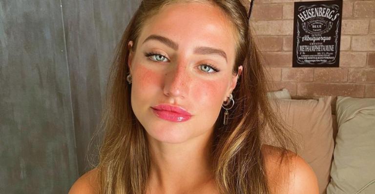 De biquíni, Bruna Griphao comemora aniversário de 22 anos: ”Muito feliz e grata a Deus”