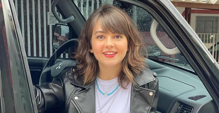 Klara Castanho aposta em look super colorido e arrasa na web: ”Amei o visual”