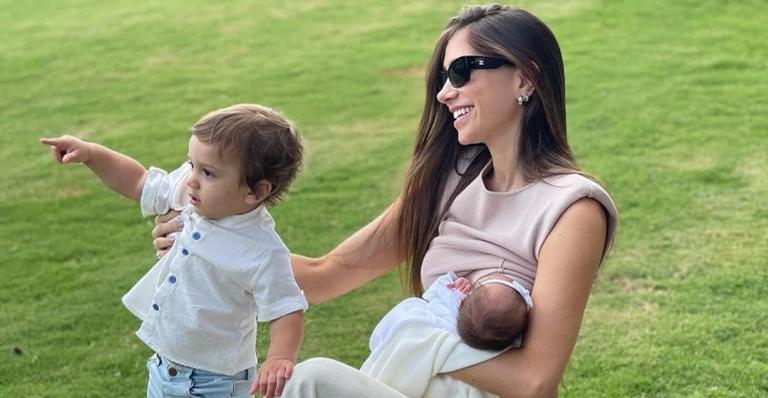 Romana Novais encanta a web ao posar com os filhos, Ravi e Raika: ”A duplinha”