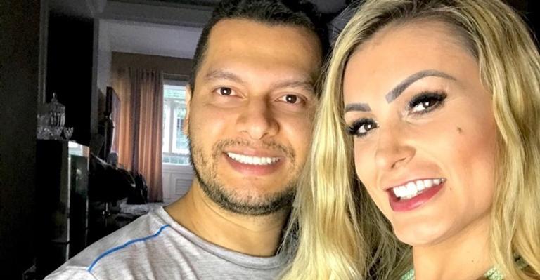 Andressa Urach posta clique ousadíssimo: ”Plenitude de uma mulher amada pelo esposo”
