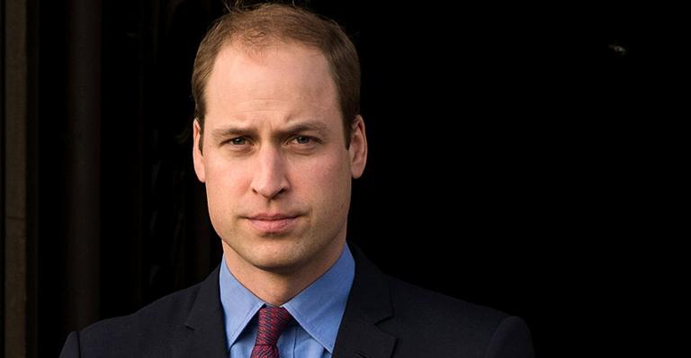 Após polêmica, príncipe William diz que família real não é racista