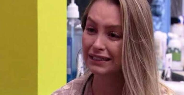BBB21: Carla Diaz se surpreende com descoberta e fica aos prantos