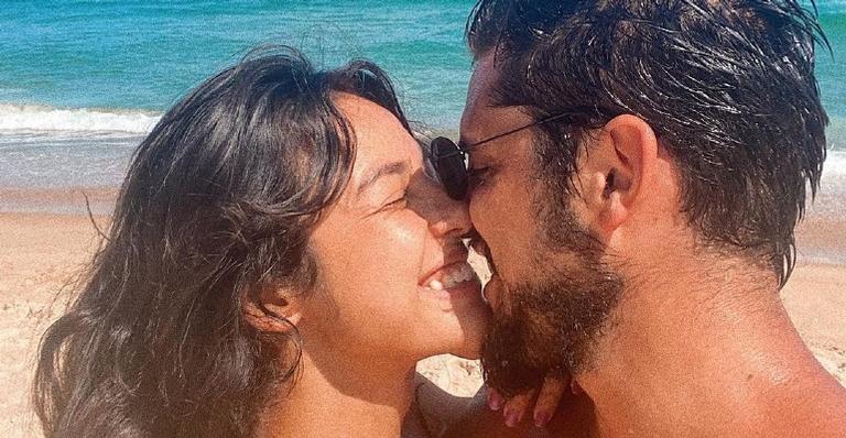 Bruno Gissoni e Yanna Lavigne aparecem juntinhos em clique romântico