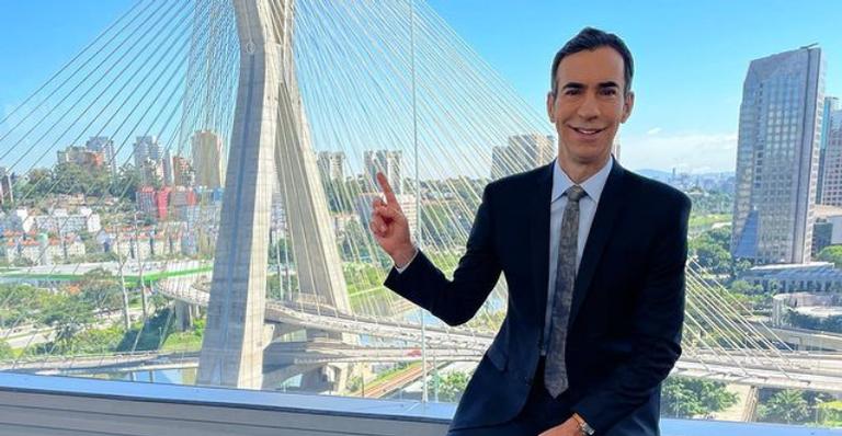 Cesar Tralli posa com colega de trabalho: ”Grande Tatá! Olhos de Águia!”