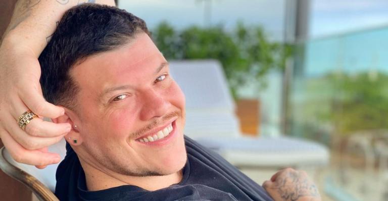 Ferrugem comemora sua estreia como apresentador do ‘TVZ’: ”Antes eu sonhava, hoje eu realizo!”