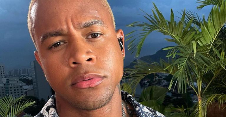 Léo Santana relembra cliques de shows e declara saudades dos fãs: ”Grato por ter vocês”
