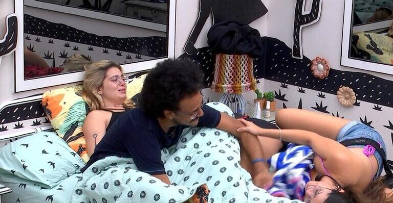 BBB21: Após volta de Carla Diaz, Viih Tube e Sarah choram e Juliette não se aguenta: ”Vou rir!”