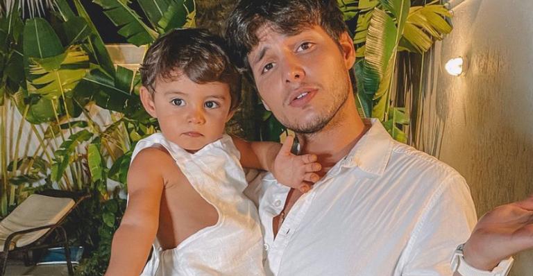 Bruno Guedes compartilha clique fofíssimo de Zion com chapéu: ”Não aguento esse sorrisão”