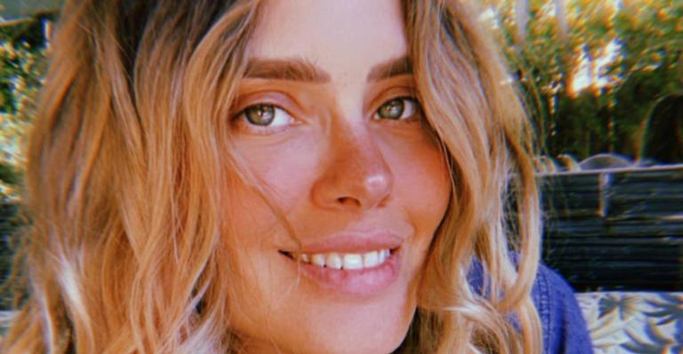 Carolina Dieckmann publica clique sem retoques e é elogiada: ”Pura beleza!”