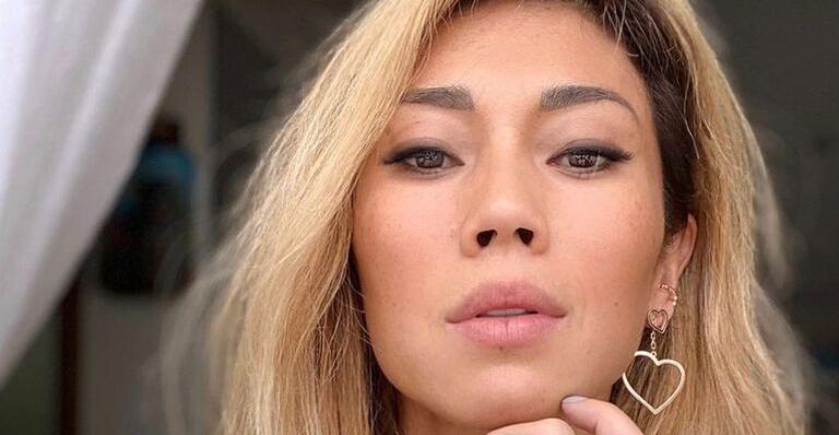 No Uruguai, Danni Suzuki surge deslumbrante tomando sol em barco