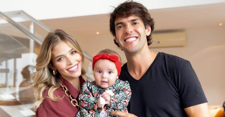 Carol Dias explode o fofurômetro ao mostrar a filha vestida de coelhinha