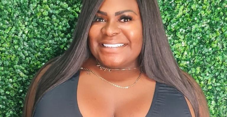 Jojo Todynho surge de look verde com decote ousado e web reage: ”Perfeita!”