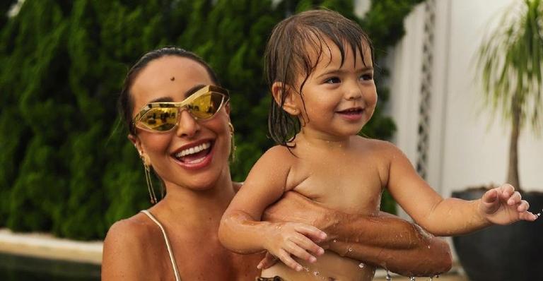 Sabrina Sato publica sequência de vídeos hilários de Zoe e dispara: ”Amor incondicional”