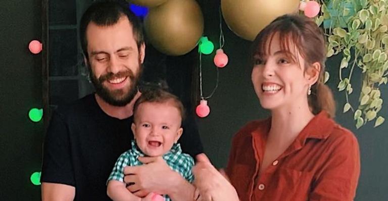 Titi Müller mostra comemoração do mesversário do filho, Benjamin: ”Nosso solzinho”
