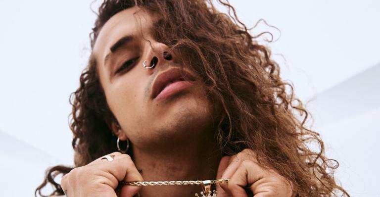 Vitão exibe preparativos para show online e agita web: ”Não perco por nada”