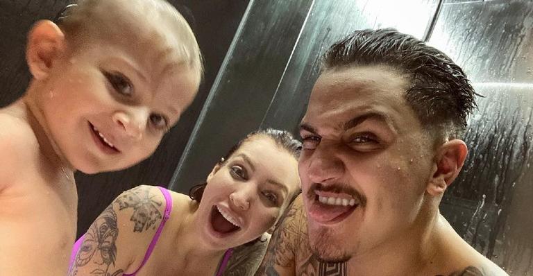 Christian Figueiredo, Zoo e Gael curtem dia de piscina em família