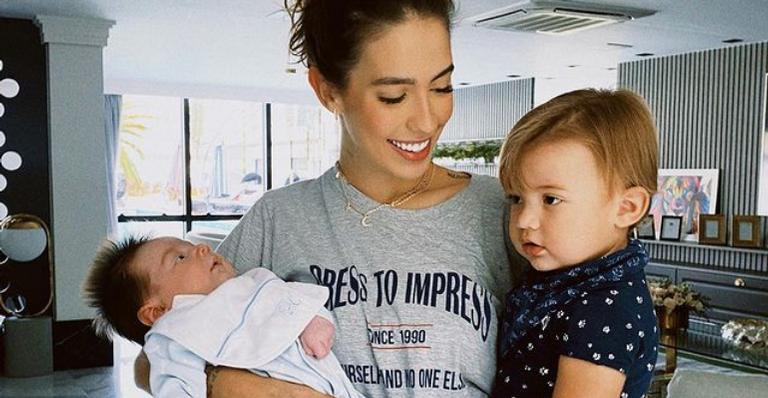 Gabi Brandt curte passeio com os filhos, Davi e Henri, e fãs se derretem: ”Que amor”
