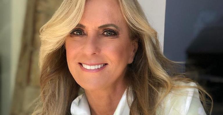 Helô Pinheiro toma vacina contra Covid-19: ”Esperança é o tom do momento”