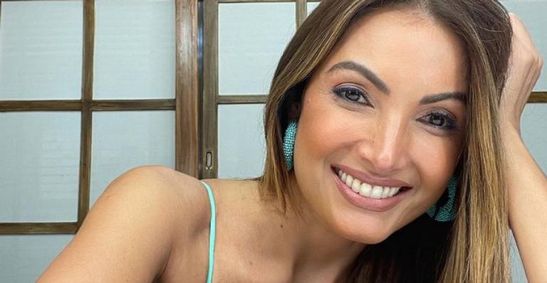 Patrícia Poeta comanda a churrasqueira em seu almoço de domingo: ”Vai um churras ai?”