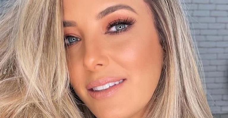 Ticiane Pinheiro exibe look do dia nos bastidores do ‘Hoje Em Dia’ e fãs elogiam: ”Maravilhosa”