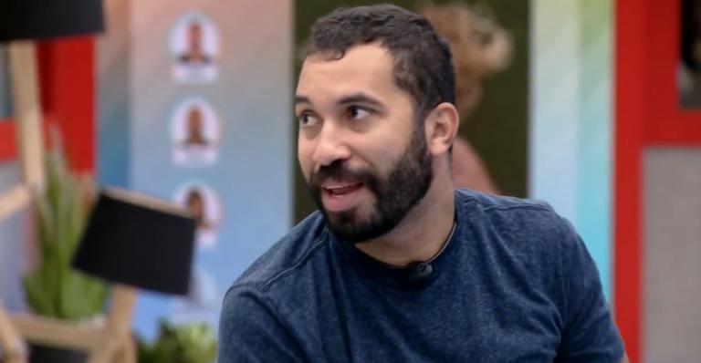 BBB21: Gilberto sobre paredão entre Projota, Pocah e Thaís: ”Meu coração está apertado”
