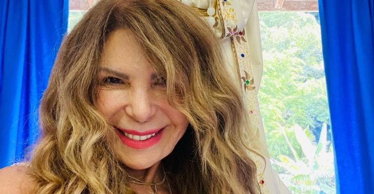 Elba Ramalho recebe elogios de fãs ao publicar selfie deslumbrante nas redes: ”Coisa linda!”