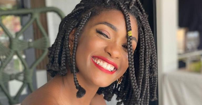Erika Januza celebra retorno de Amor de Mãe com registros de bastidores: ”Nova fase”