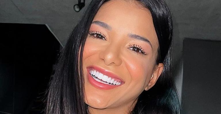 Jakelyne Oliveira posa de biquíni e rouba a cena com barriga chapada: ”Um corpo é um corpo”