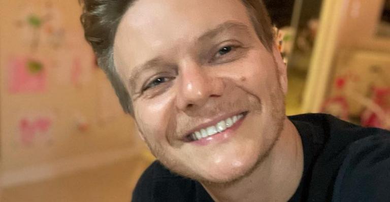 Michel Teló resgata vídeo da infância cantando ‘Galopeira’ e encanta web: ”Mini Teló”