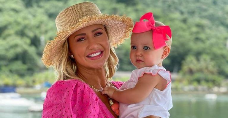 Ana Paula Siebert se derrete ao celebrar 10 meses de Vicky: ”Parece que já vivemos anos juntas”