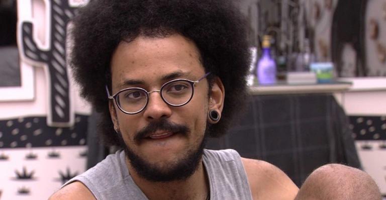 BBB21: João Luiz confessa distanciamento de Gilberto: ”Ele se perdeu”