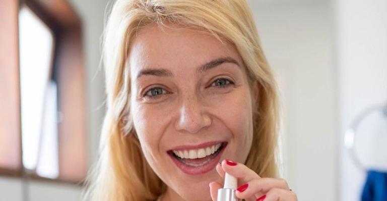Luiza Possi faz homenagem especial ao Dia do Fã: ”Agradeço todo o carinho e amor de vocês”