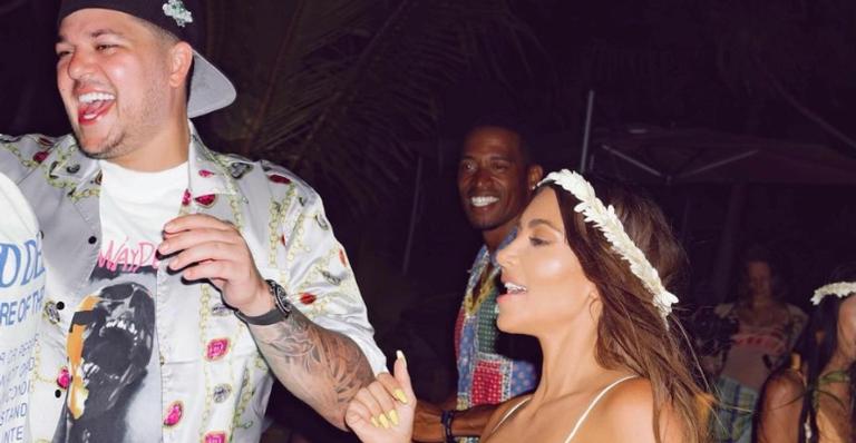 Kim Kardashian parabeniza irmão com bela homenagem: ”Te amo mais do que tudo”
