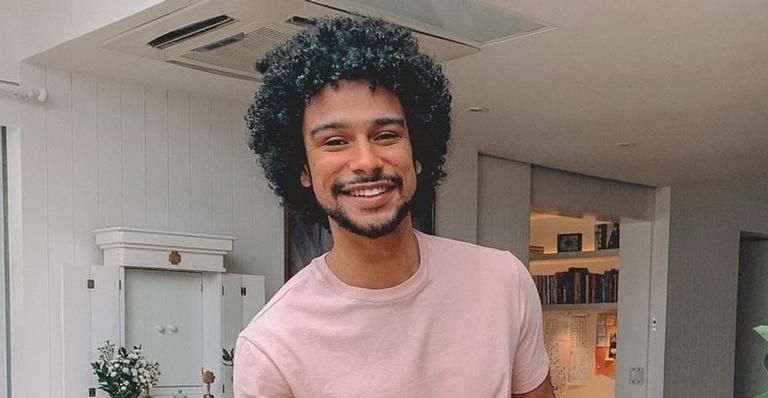 Sérgio Malheiros completa 28 anos e comemora: ”Mais um ano em casa, porém com saúde”