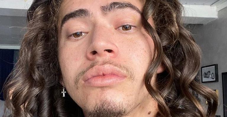 Whindersson Nunes diverte a web ao posar com seu cachorrinho de estimação