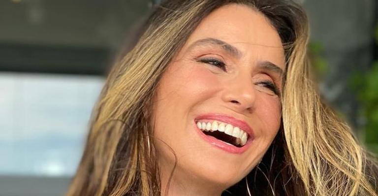 Giovanna Antonelli esbanja carinho no Dia do Fã: ”Obrigada, meus amores!”