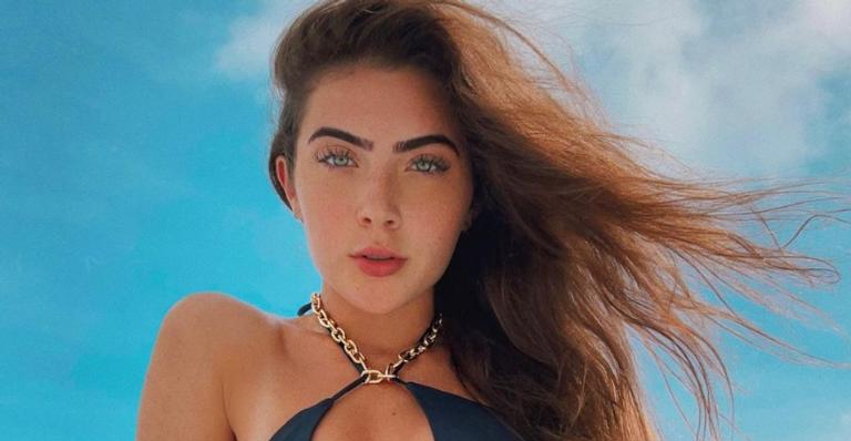 Jade Picon arranca suspiros da web ao posar com look estiloso: ”Deusa demais”