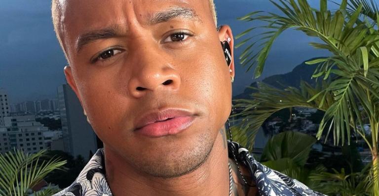 Léo Santana celebra Dia do Fã com homenagem emocionante: ”Chamo vocês de família”
