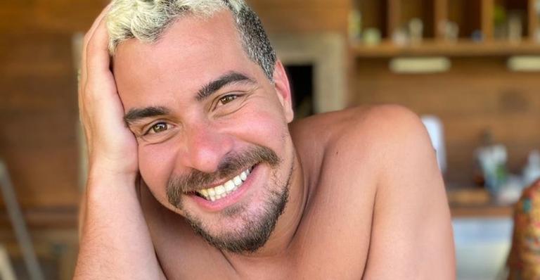 Thiago Martins celebra Dia do Fã com mensagem especial: ”A família que sempre apoia”