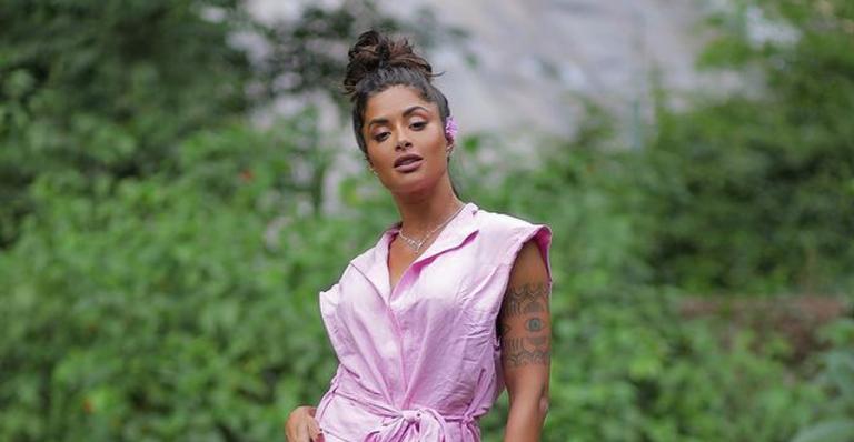 Aline Riscado esbanja gratidão ao curtir dia de praia: ”Sou grata por tudo”