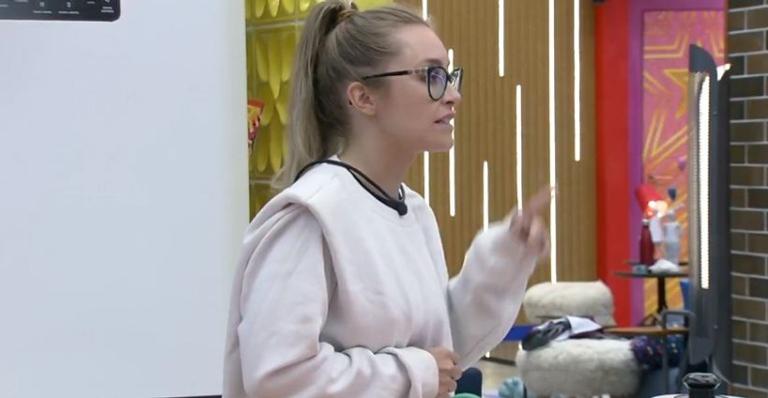 BBB21: No paredão, Carla Diaz lamenta postura de Arthur após prova do líder: ”Não quis nem saber”