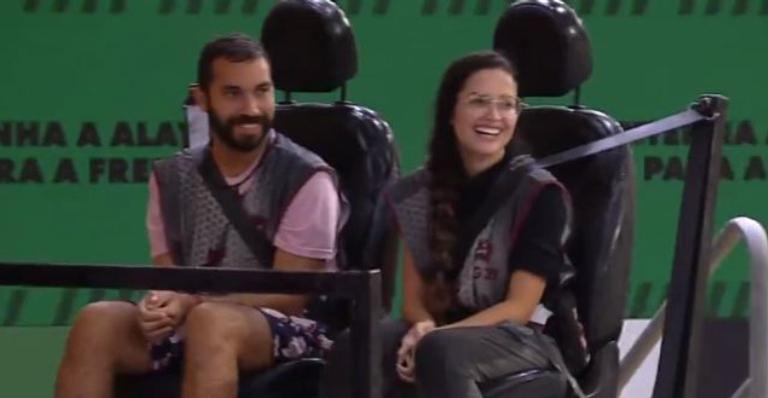 BBB21: Durante prova, Juliette brinca com Rodolffo: ”Você vai dormir de conchinha comigo”