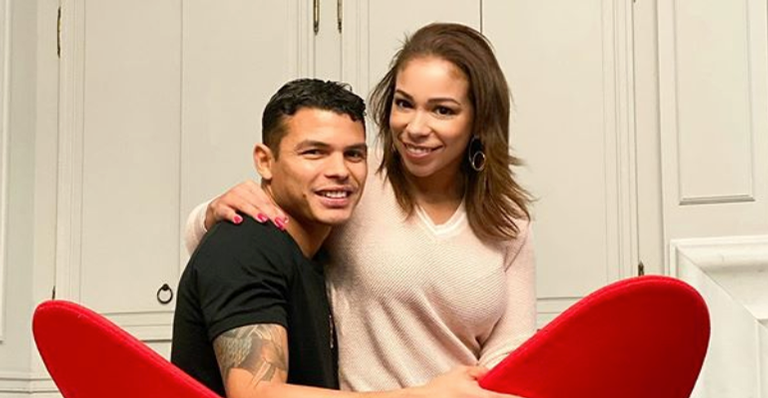 Belle surge em clique romântico com Thiago Silva e se declara: ”Sempre com você”
