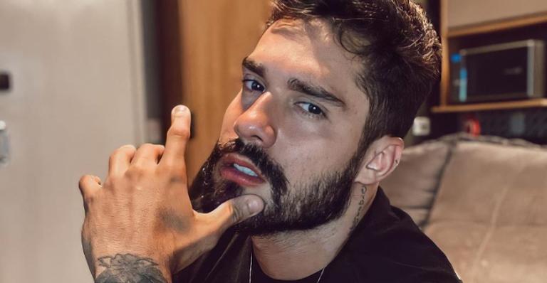 Bil Araújo pega pesado no treino de crossfit e choca internautas: ”Quanta perfeição”