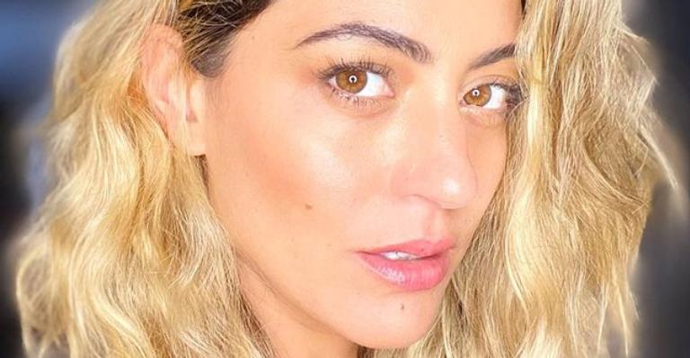 Carol Castro retoca loiro para a série ‘Maldivas’ e fãs elogiam: ”Lindíssima”