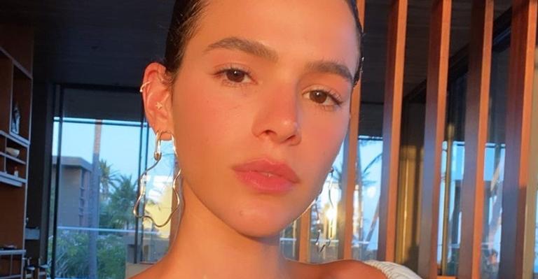 Bruna Marquezine posta clique com Enzo e agita web: ”Tá namorando real”