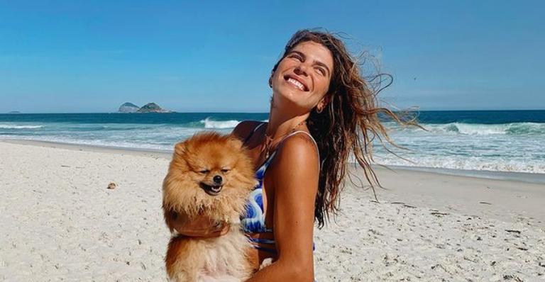 Mariana Goldfarb coloca o carão para jogo ao posar para lindo registro: ”Tão séria”